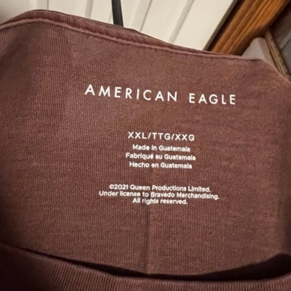 American Eagle Queen Brown Graphic Band T-Shirt - Picture 8 of 12